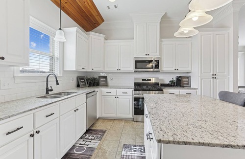 Addis House | Lacumba’s Bayou – Near LSU, SU & Downtown BR