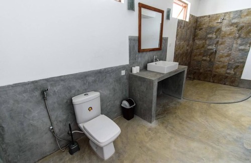 Ambalanthota Hotel | Ladja Beach Resort