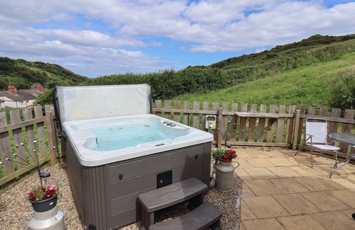 Saltburn-by-the-Sea Cottage | Lady Bird Retreat