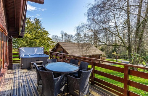 Newton Stewart Ski Chalet | Lady Galloway 27 with Hot Tub