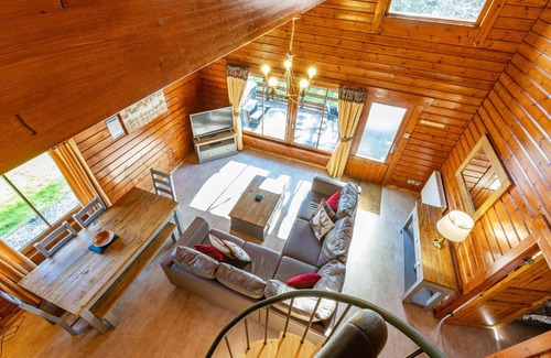 Newton Stewart Ski Chalet | Lady Galloway 27 with Hot Tub