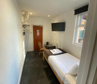 Portsmouth Hotel | Lady Hamilton Inn
