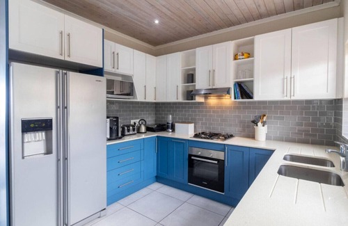 Kleinmond House | Lady Serenity | Hot tub | Ocean front