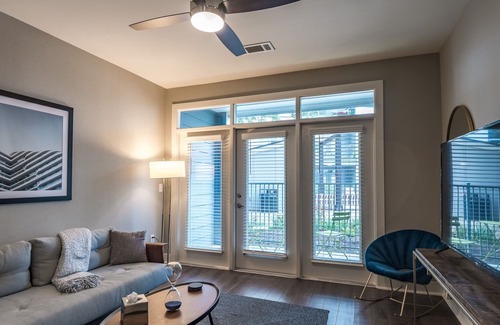 Riverside Apartment | Ladybird South Shore I 1 Bedroom Apartment