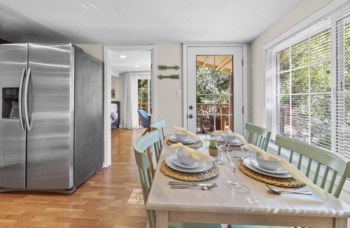 Moraga Blvd Cottage | Lafayette Creekside Cottage w/Deck Near Downtown &Trail