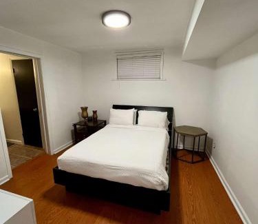 Lafayette House | Lafayette House-5 BR Garden Kitchen & Free Parking