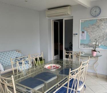 Neuville-de-Poitou House | Lagalerne