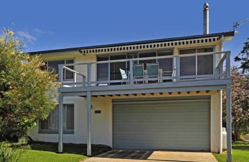 Bendalong House | Lagava across from waterfont