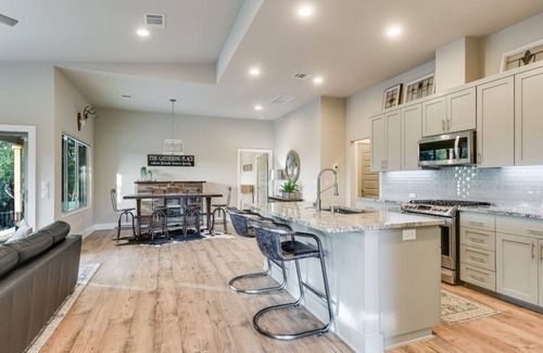 Lago Vista House | Lago Vista Free Heated Pool Oasis-FirePit, Fishing