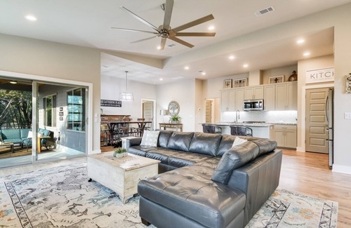 Lago Vista House | Lago Vista Free Heated Pool Oasis-FirePit, Fishing