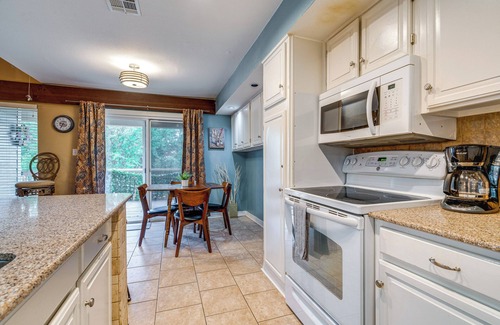 Point Venture House | Lago Vista Golf Getaway w/Decks + Pool Access!