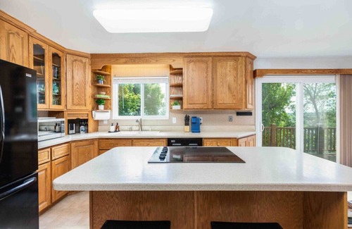 Farmington Apartment | Lagoon Basecamp-Hot Tub, Large Deck, Valley View!