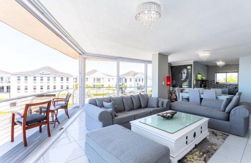 Lagoon Beach Apartment | Lagoon Beach 237A by CTHA