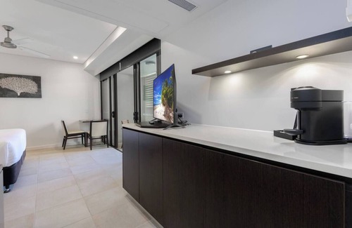 Port Douglas Apartment | Lagoon Hideaway Swim out Nook at Temple Resort