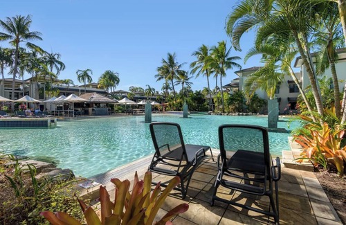 Port Douglas Apartment | Lagoon Hideaway Swim out Nook at Temple Resort
