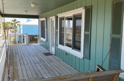 Gulf Shores Cottage | Lagoon House with something for Everyone. Good beach access or a private pool.