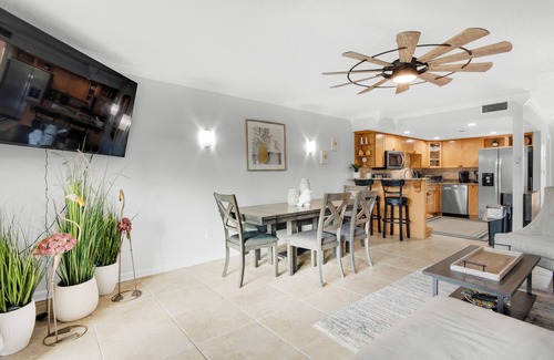 Pensacola Beach House | 🐢Lagoon View|Prime Location|Turtle Hideaway🐢