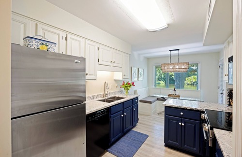 Kiawah Island Condo | Lagoon View! Updated Kiawah Tennis Club Villa! Screened Porch! NEW LISTING
