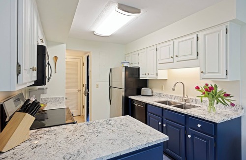 Kiawah Island Condo | Lagoon View! Updated Kiawah Tennis Club Villa! Screened Porch! NEW LISTING
