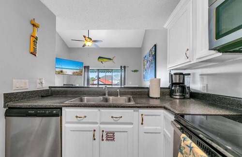 Gulf Lagoon Beach Condo | 🌊 Lagoon Views~Sauna~Balcony~Snowbird Friendly~2BR St.Thomas Square Villa 414