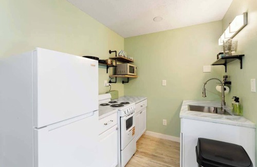 Ono Island House | Lagoona Villa: a Poolside Paradise