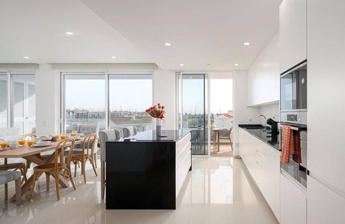 Lagos Apartment | Lagos Marina View 3 With Pool by Homing
