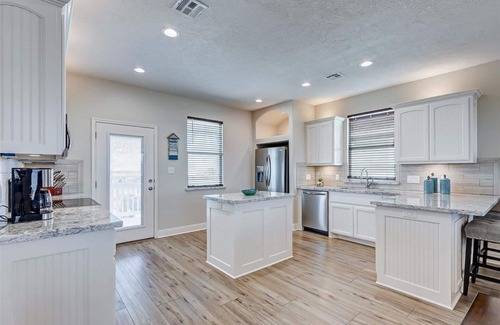 Galveston House | Laguna Cove Cabin Sum