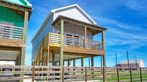 Flour Bluff House | Laguna Village Escape 2 Home Buyout Waterfront