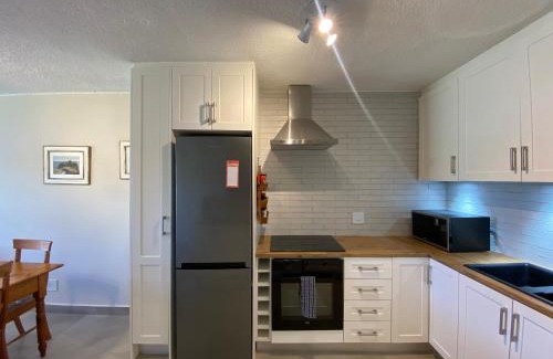 Knysna Central Apartment | Laguna Waterfront Escape