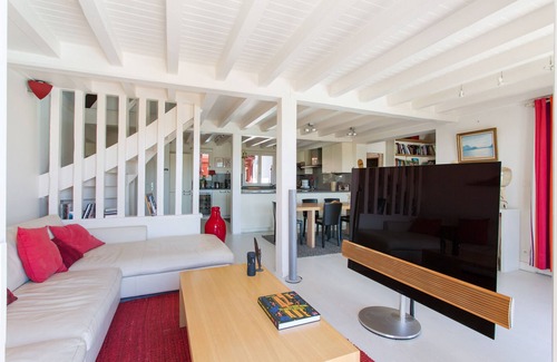 Bidart House | LAGUNAK - 5 Bedroom Basque House with swimming pool 250m from the Beach - BARNES