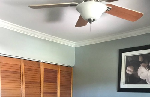 Historic Lahaina Front Street Bed & Breakfast | Lahaina 1 Block to Front St Shared 2 Bedroom Condo, 1 Private Bedroom For Guests