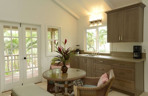 Historic Lahaina Front Street House | Lahaina Baby Beach House/Pool. 1 Minute walk to beach. Grand Re-Opening