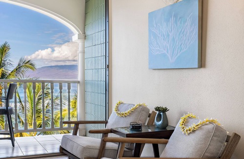 Historic Lahaina Front Street Condo | Lahaina Shores Oceanfront Studio 617