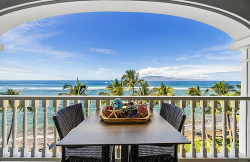 Historic Lahaina Front Street Condo | Lahaina Shores Oceanfront Studio 617