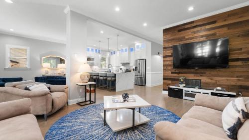 Mount Mourne House | Laid Back Lake Life by AvantStay Waterfront View