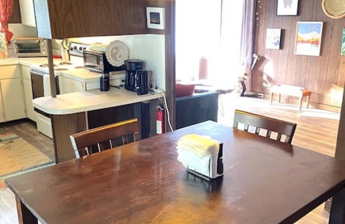 Hilo Apartment | Laidback Island Living Close to Beach & Shopping