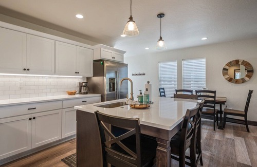 Dover Bay House | Lair Of The Bear - 3 Bedroom 2 Bath Parkside Bungalow