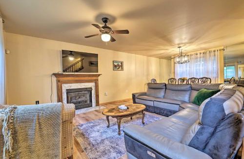 Tobyhanna House | Lake Access and Fire Pit Spacious Tobyhanna Home!
