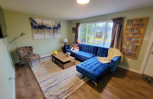 Loch Sheldrake House | Lake Access! Catskill Cozy Home- Hot Tub +Sauna