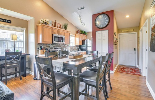 Indian Point Condo | Lake Access & Pool: Branson Condo - 2 Mi to Marina