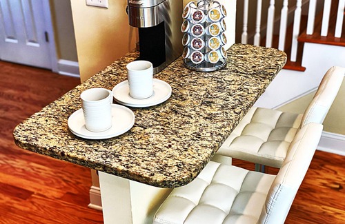 North Charleston House | LAKE ACCESS | STYLISH TOWNHOME NEAR DOWNTOWN