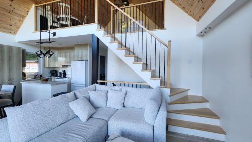 Saint-Prosper Ski Chalet | Lake and Pool table - The Dorchester