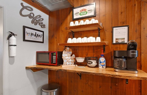 Lake Ann Cabin | Lake Ann Lodge – Pool, Hot Tub, Sauna & Game Rooms