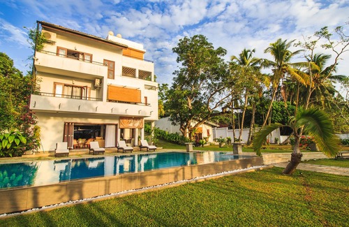 Hikkaduwa Villa | Lake Arahtis Villa Hikkaduwa