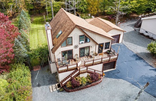 Hamlin Ski Chalet | Lake Ariel Retreat w. Game Room