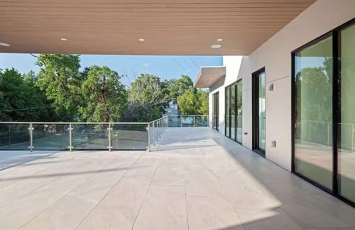 Green Park House | Lake Austin Waterfront Main House: Golf+Wake+SXSW