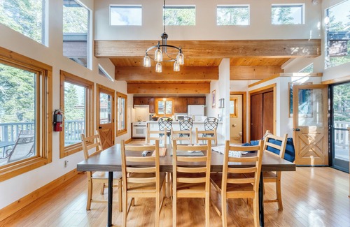 Chamberlands House | Lake + Beach Access, Pool, Tennis | Walk to Chambers | Tahoe Timber by AvantStay
