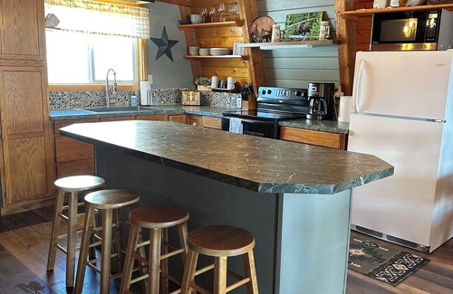Island Park Cabin | Lake Breeze Cabin- Enjoy the hot tub, the views and 20 minutes to Yellowstone!
