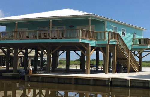 Hackberry House | Lake Breeze. Camp right on the water