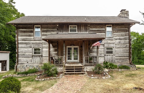 Gallatin Cabin | Lake Cabin |30 miles from Nashville